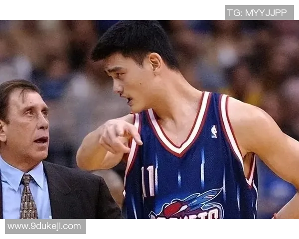 姚明如何在NBA赛场上统治中锋位置的传奇故事与影响力分析 姚明如何在NBA赛场上统治中锋位置的传奇故事与影响力分析