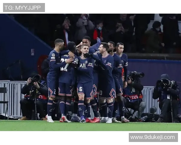 巴黎圣日耳曼在欧冠赛场上大胜皇家马德里,梅西再度展现神级表现 巴黎圣日耳曼在欧冠赛场上大胜皇家马德里,梅西再度展现神级表现